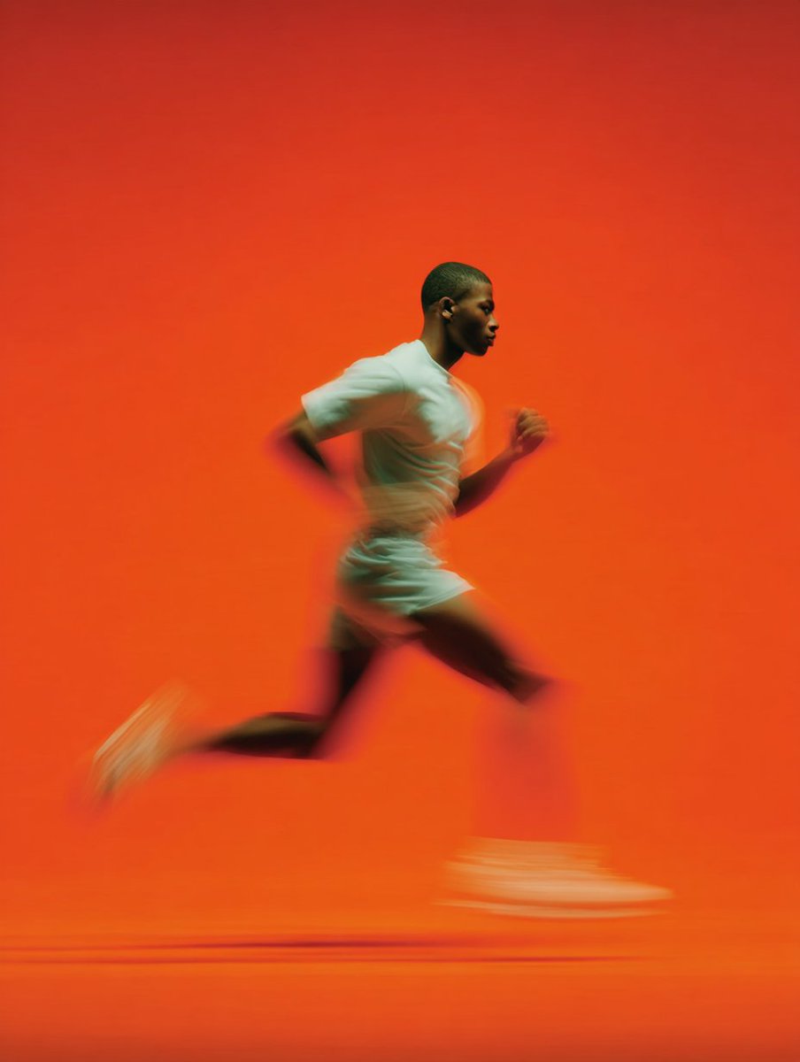 made a sick new sports photography style in midjourney https:...