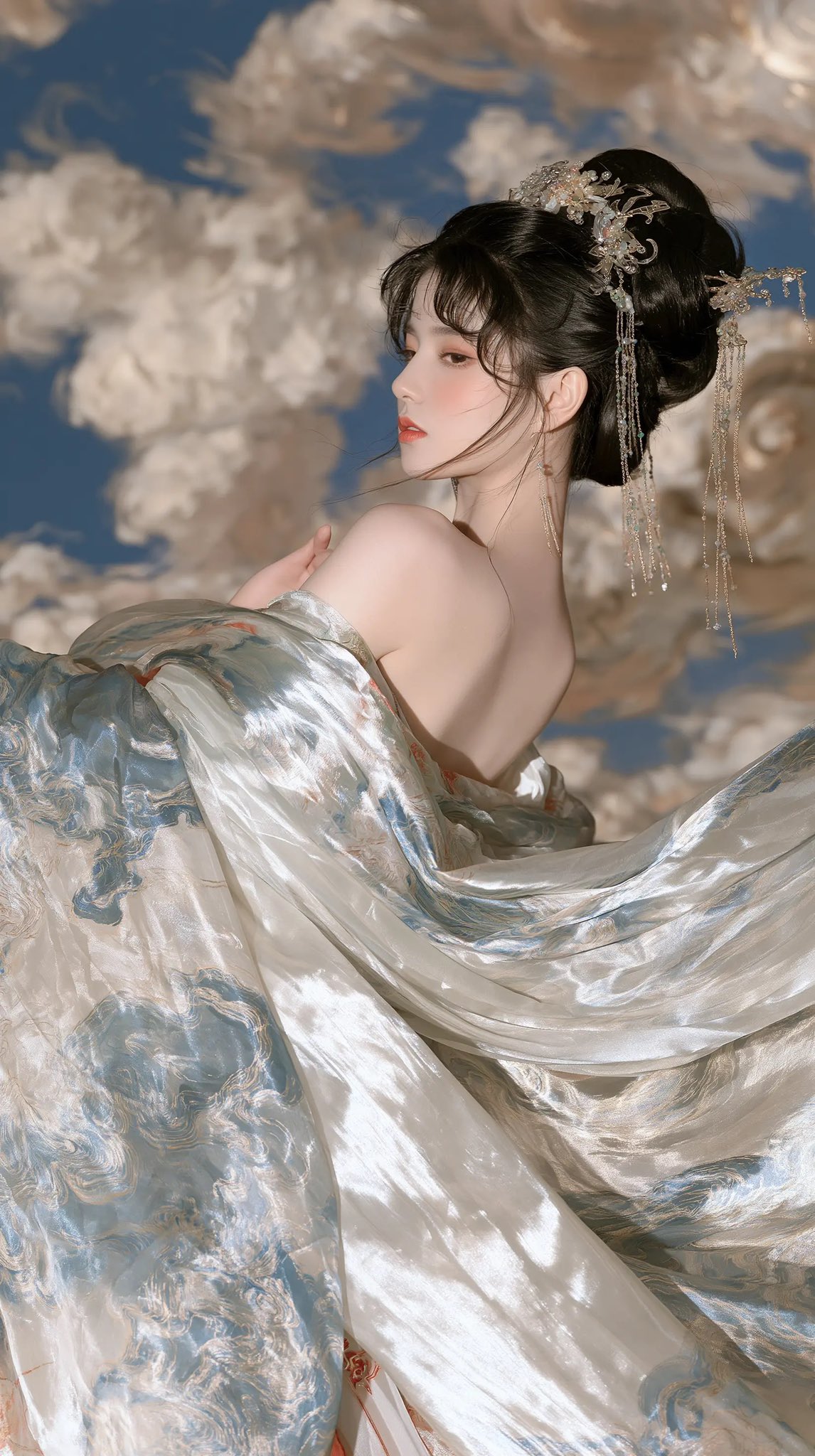 中式凤冠华服回眸人像